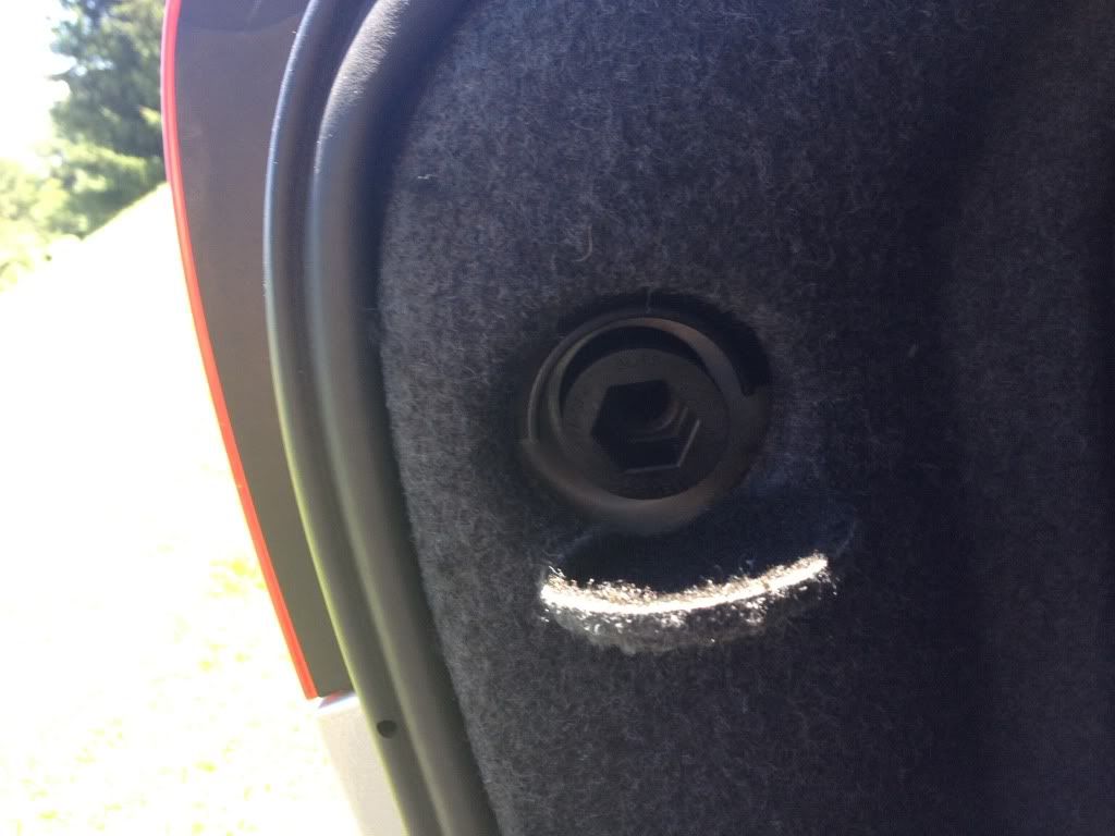 DIY Tail Light Bulb Replacement (B7 A4)